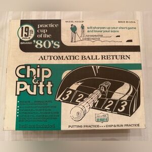 Vintage Chip & Putt Automatic Ball Return Golf Practice System by 19th Hole